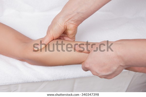 Close up of\
 techniques of  pressure point massage\
