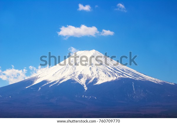 후지산 정상에 눈덮인 산꼭대기를 덮으면 일본처럼 된다.