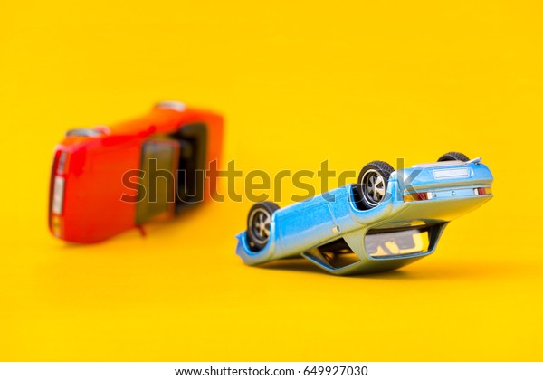 Close
up two car accident scene, Car crash insurance. Travel, Transport
and Accident concept. Isolated on white
background.