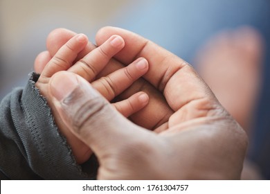 赤ちゃんの手 の画像 写真素材 ベクター画像 Shutterstock