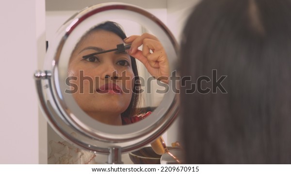 Close Pretty Philippine Lady Mirror Reflection Stock Photo Shutterstock