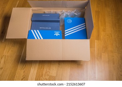 original box of adidas shoes