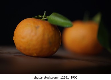 Close view of oranges.