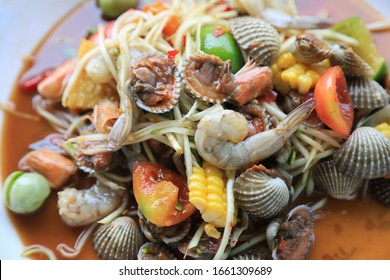 Close Up View Of Papaya Salad With Seafood For Eating In Daily Life 