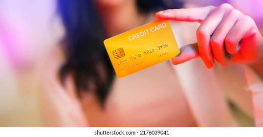 Close Up View Young Asian Woman Using Creadit Card To Conduct Online Financial Transactionsand, Concept People Using Digital Wallet For Pay In Metaverse, Metaverse Light Background