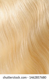 Close Up Of Wavy Bleached Golden Blonde Human Hair Weaves Extensions Lace Wigs Texture