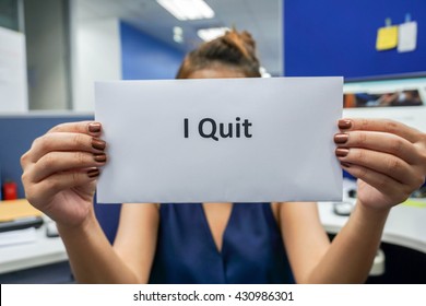 Close Up Woman Hold A Piece Of Paper Of I Quit The Job