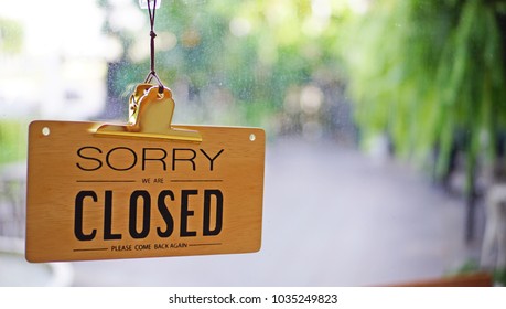 closed sign cafe - Shutterstock ID 1035249823