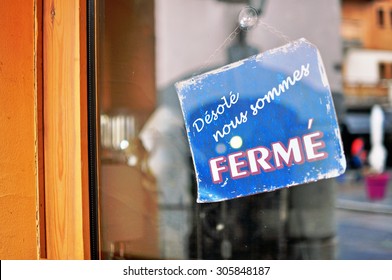 Closed Sign In French Language