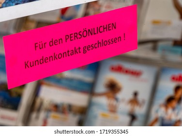 Closed sign for personal customer contact in german