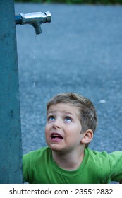 2,481 Child Drinking Fountain Images, Stock Photos & Vectors | Shutterstock