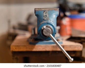 1,680 Mechanical Vise Images, Stock Photos & Vectors | Shutterstock