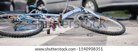 Similar – Geschwindigkeit und Kinder überqueren Straßenschild auf einer Landstraße