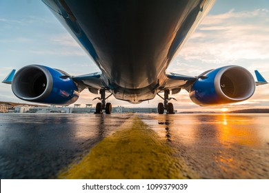 3,265 Airplane bottom view Images, Stock Photos & Vectors | Shutterstock