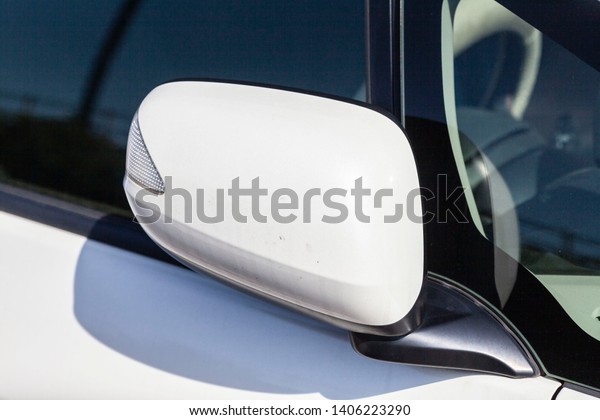  Close-up Car Rear view\
mirror