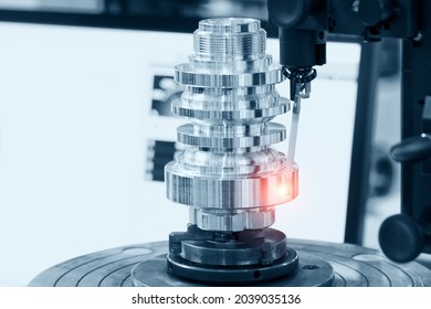 Close-up Check Measurement Of Detail By Detecting Head Sensor