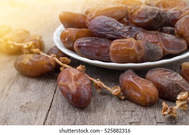 Closeup of the cluster of dates plam. 
