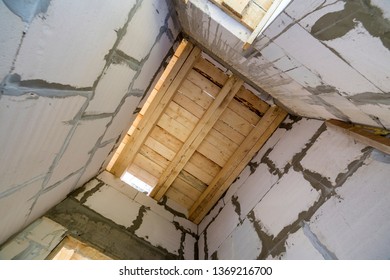 Imagenes Fotos De Stock Y Vectores Sobre Ceiling Beams