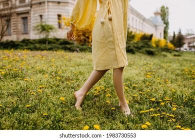 Closeup Female Barefoot Feet Dancing Field Stock Photo 1983730553 ...