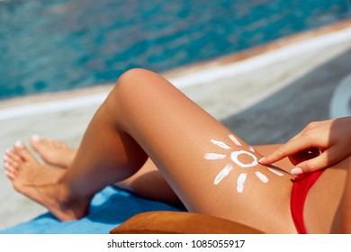Chica Tomando Sol: Imágenes, fotos de stock y vectores | Shutterstock