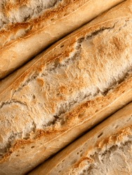 Nahaufnahme Französisches Baguette. Werbung Für Bäckereien Und Konditoreien. Knuspriges Weißbrot Verlässt Die Draufsicht. Frisches, Traditionelles Brot.