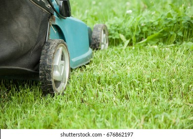 79 Grassmower Images, Stock Photos & Vectors | Shutterstock