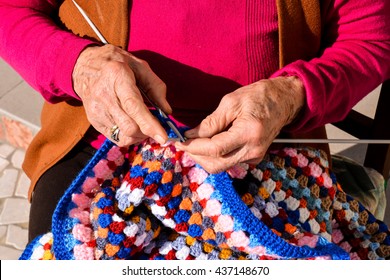 17,741 Old Women Knitting Images, Stock Photos & Vectors | Shutterstock