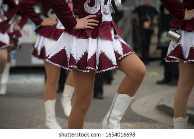 cheerleader under skirt