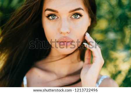 Sexy blue eyed babe