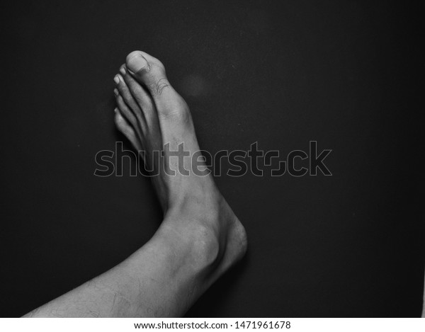 Pretty black male feet