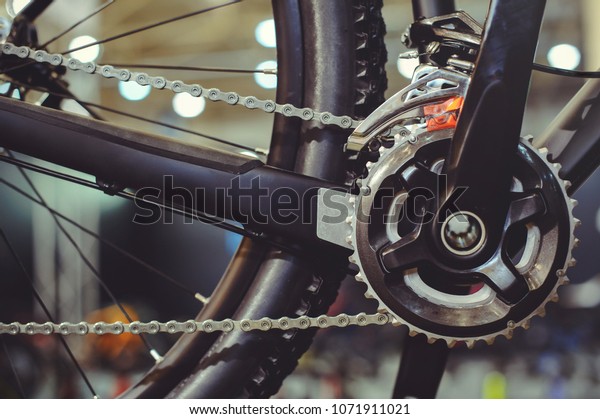 bicycle chain mechanism