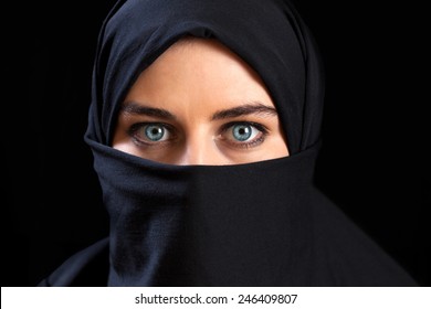 141,106 Woman Veil On Face Images, Stock Photos & Vectors 