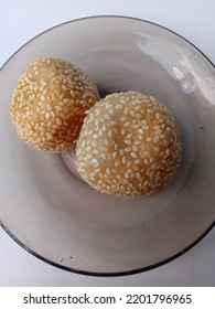 Close-up Of Onde Onde. Onde-onde Is A Sweet-tasting Snack.