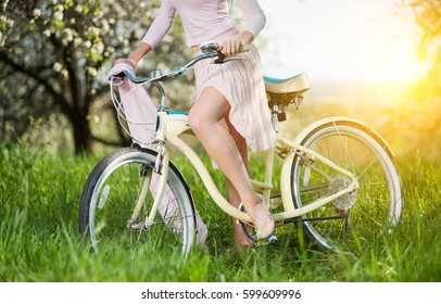 Closeup Perfect Bend Leg Pretty Girl Stock Photo 599609996 | Shutterstock