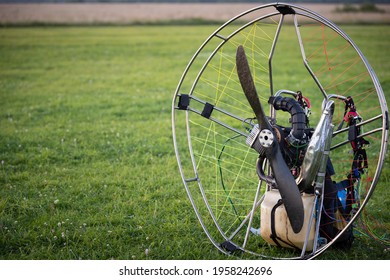 57 Paramotor trike Images, Stock Photos & Vectors | Shutterstock