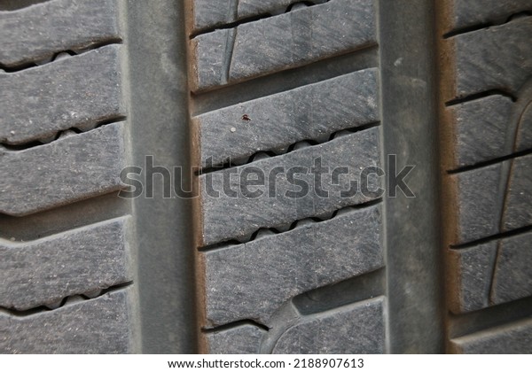 close-up photo of tire.\
car tire pattern