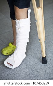 Close-up Photos Of Foot Splint For Treatment Of Injuries From Broken Bones.