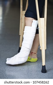 Close-up Photos Of Foot Splint For Treatment Of Injuries From Broken Bones.