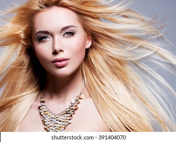 Contrasti Capelli Biondi Images Stock Photos Vectors Shutterstock