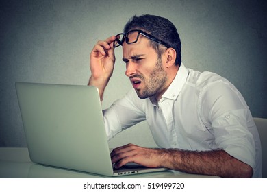 1,037 Confused Computer User Images, Stock Photos & Vectors | Shutterstock