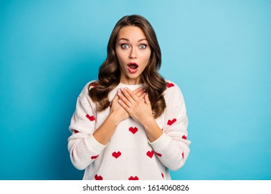 Close-up Portrait Of Her She Nice Attractive Lovely Glamorous Pretty Cute Dreamy Amazed Cheerful Cheery Girl Surprise Party Reaction Isolated On Bright Vivid Shine Vibrant Blue Color Background