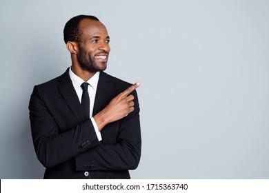 Close-up Portrait Of His He Nice Attractive Cheerful Cheery Classy Guy Employee Banker Economist Ceo Boss Chief Showing Decision Ad Advert Advice Copy Space Isolated Over Grey Pastel Color Background