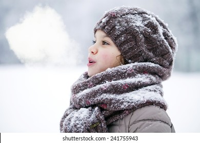 439,077 Child in the snow Images, Stock Photos & Vectors | Shutterstock