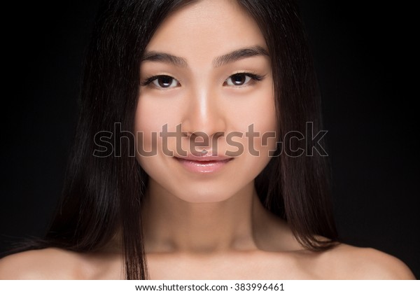 Fotografie De Stoc Descriere Closeup Portrait Naked Asian Woman Smiling Id 383996461