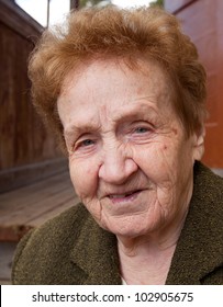 what to buy an 85 year old woman