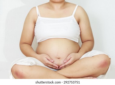 Closeup Pregnant Belly Stretch Marks Isolated Stock Photo 292753751   Closeup Pregnant Belly Stretch Marks 260nw 292753751 