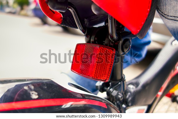 cycle rear reflector