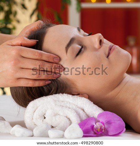 Similar – Foto Bild Frau erhält Kopfmassage im Spa-Wellnesszentrum.