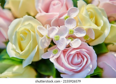 Close-up Of Rose Yellow Flowers, Phone Screensaver