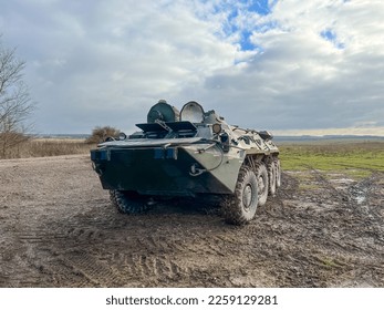 cierre de un vehículo blindado de transporte de tropas de ruedas 8×8